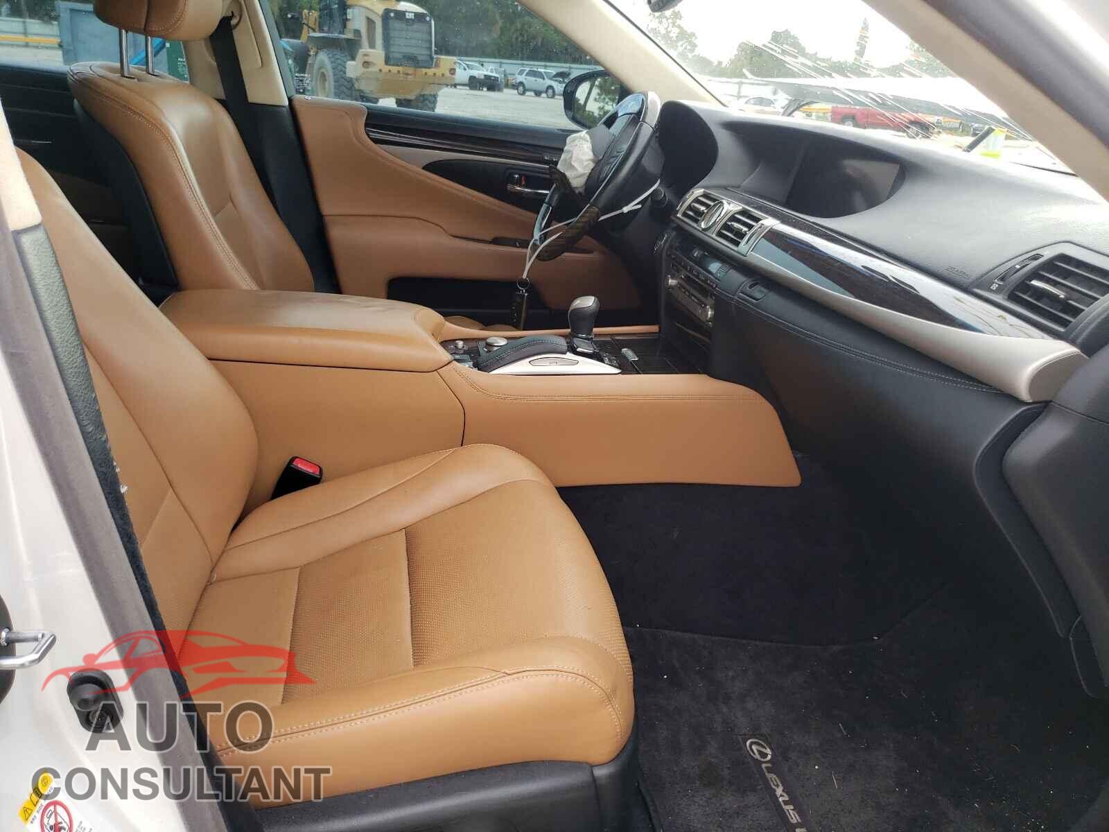 LEXUS LS460 2017 - JTHGL5EF3H5057368