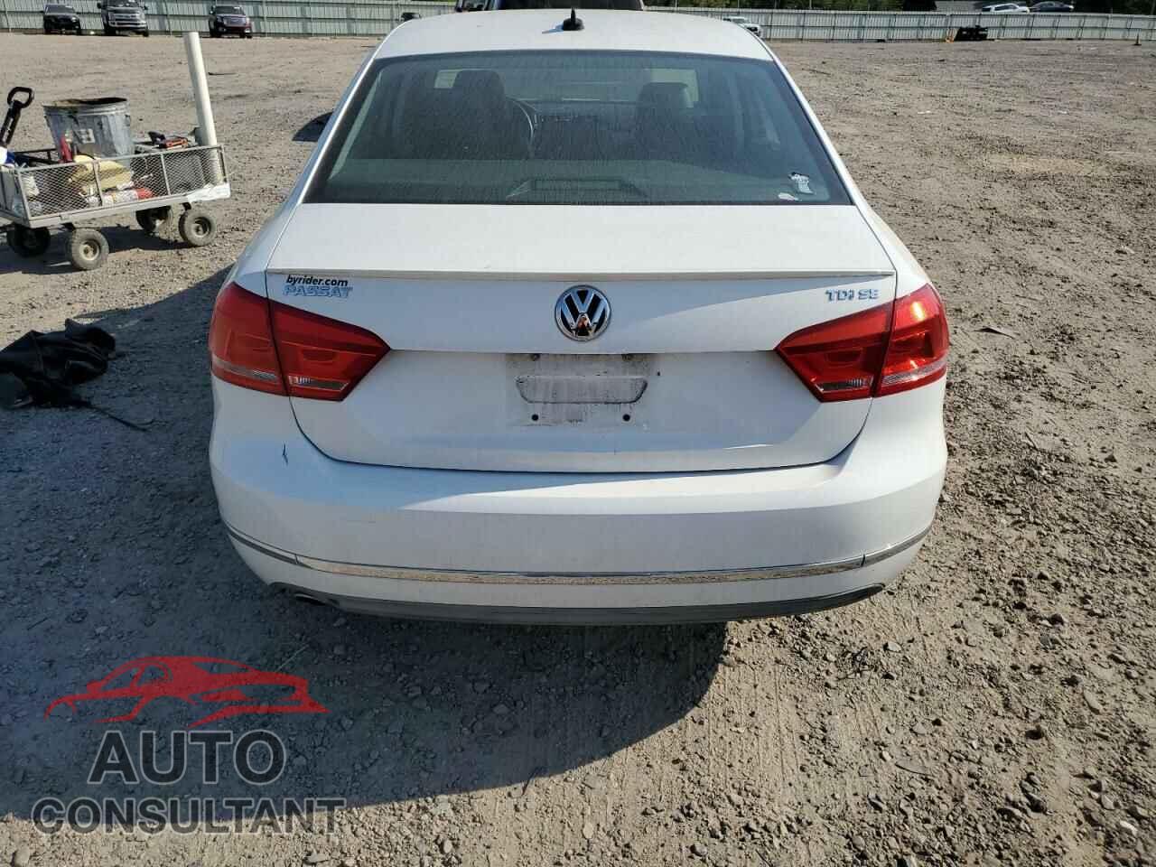 VOLKSWAGEN PASSAT 2013 - 1VWBN7A36DC001666