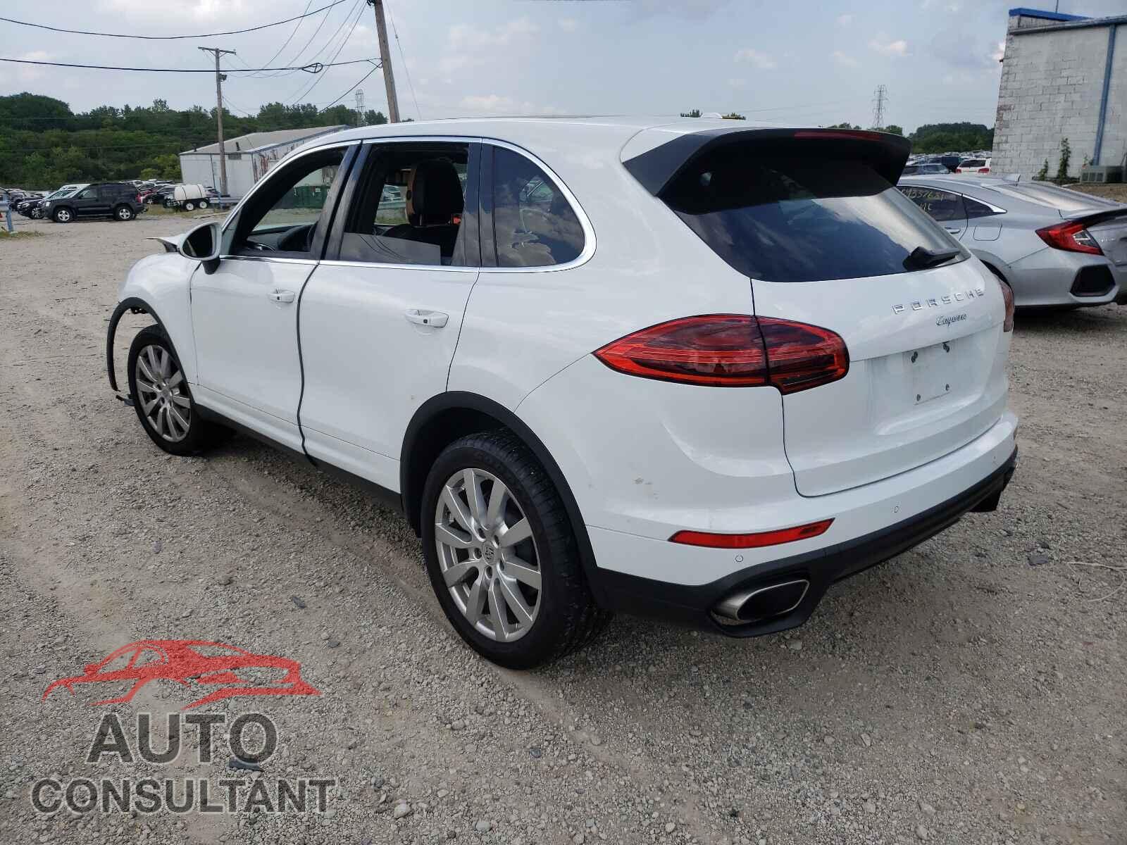 PORSCHE CAYENNE 2016 - WP1AA2A29GKA09273
