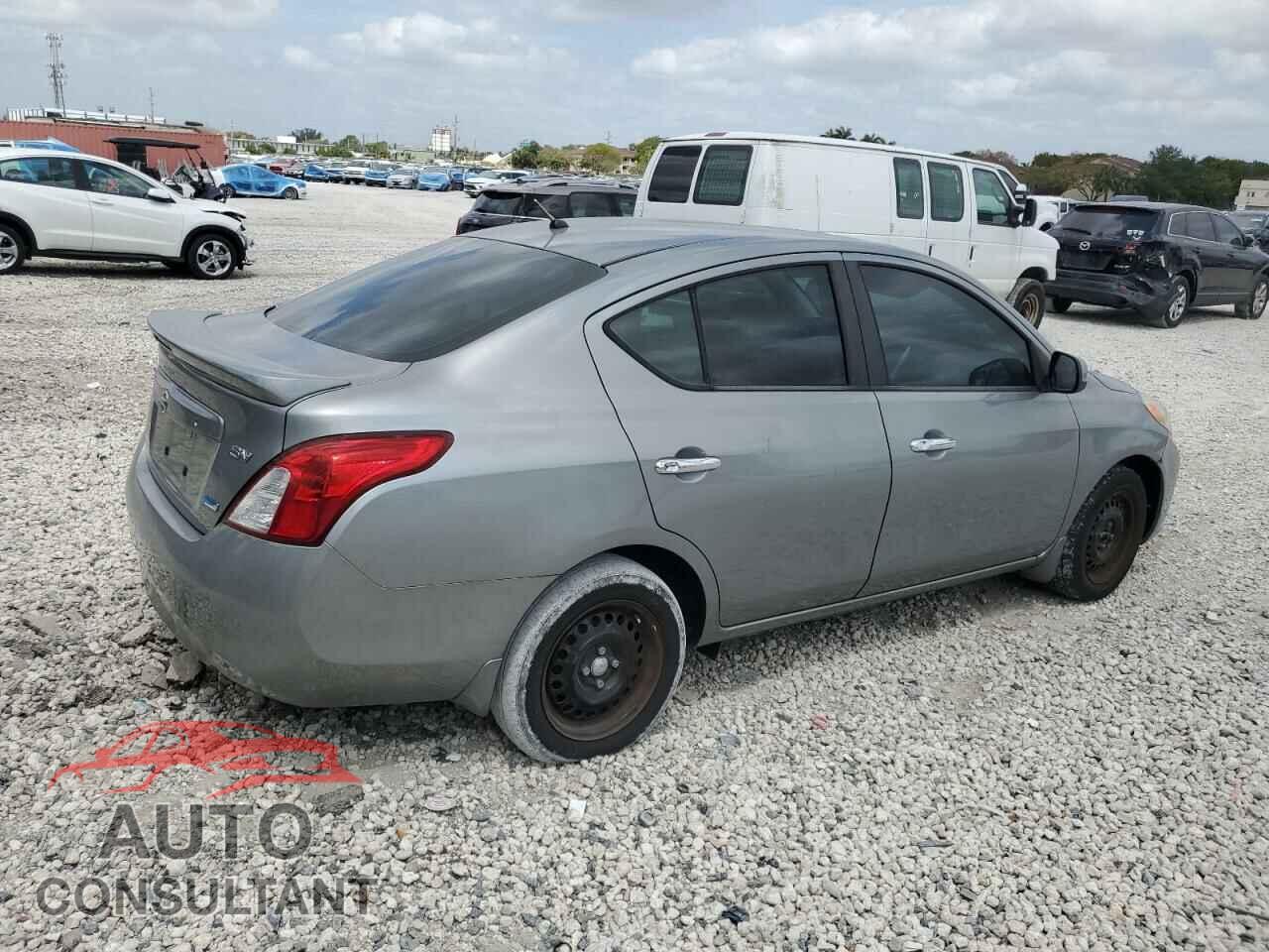 NISSAN VERSA 2013 - 3N1CN7AP4DL863642