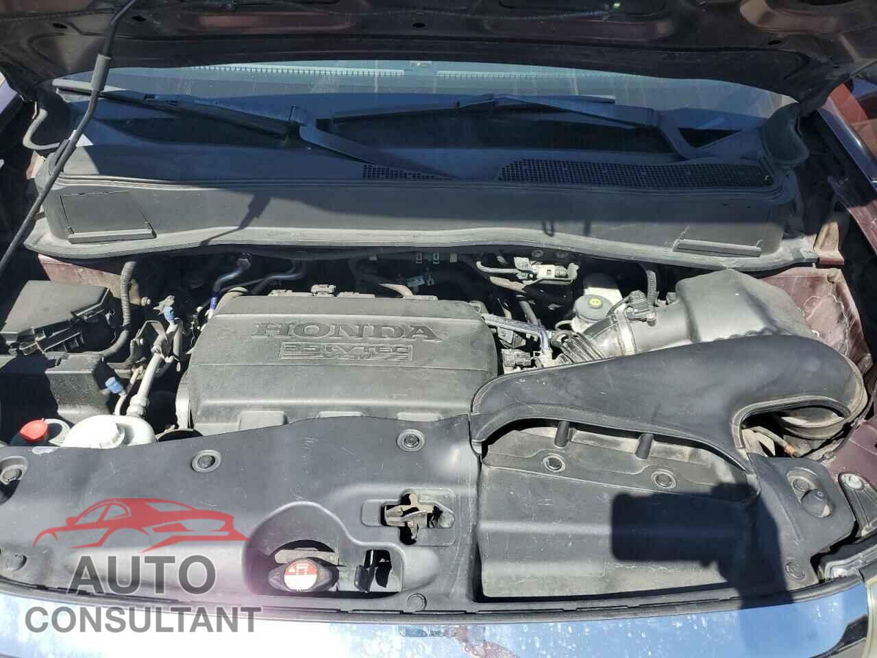 HONDA PILOT 2013 - 5FNYF4H28DB024584