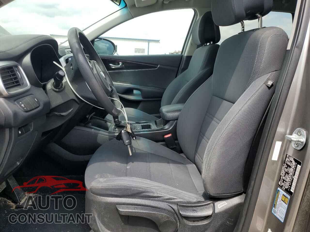 KIA SORENTO 2017 - 5XYPG4A54HG187616