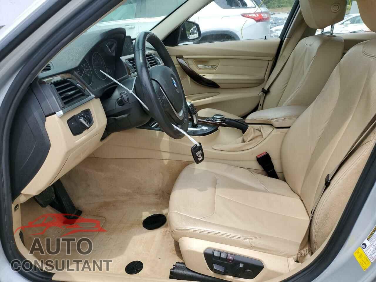 BMW 3 SERIES 2014 - WBA3A5G54ENP33541