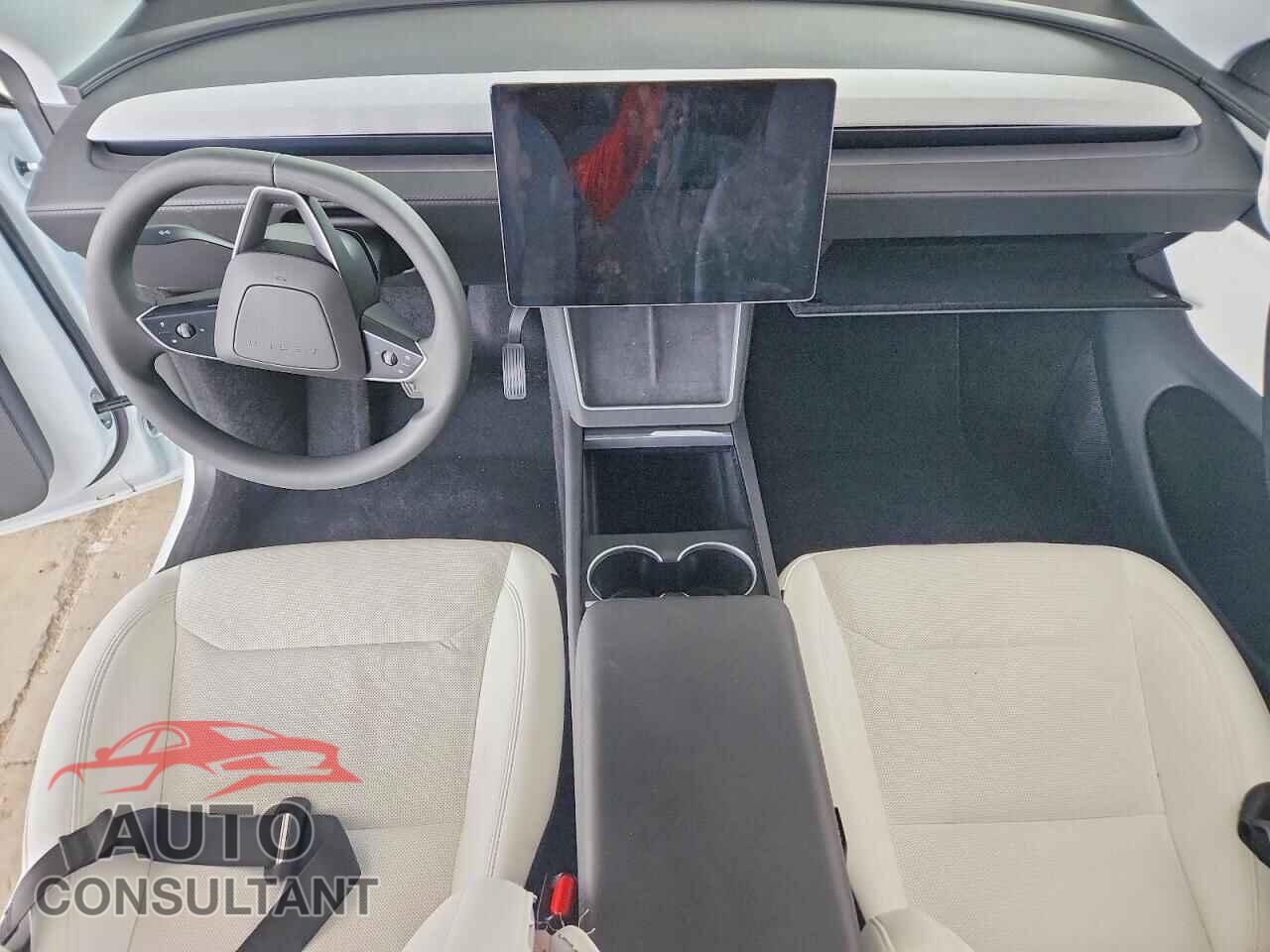 TESLA MODEL Y 2026 - 7SAYGDED2TA459375