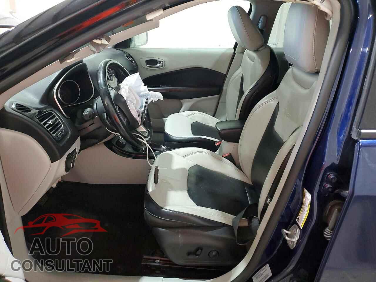 JEEP COMPASS 2018 - 3C4NJDCB8JT131804