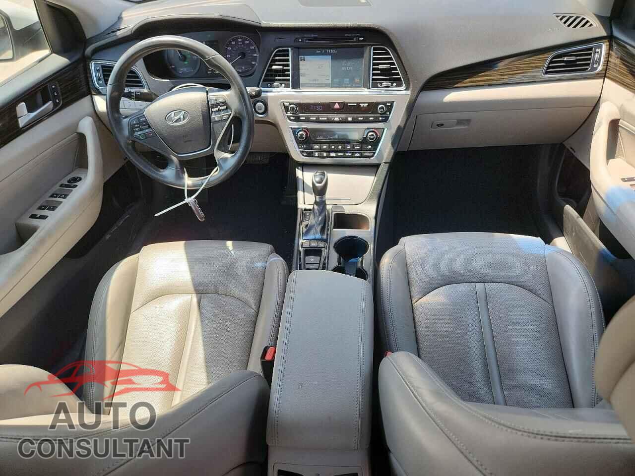 HYUNDAI SONATA 2017 - KMHE54L21HA043551