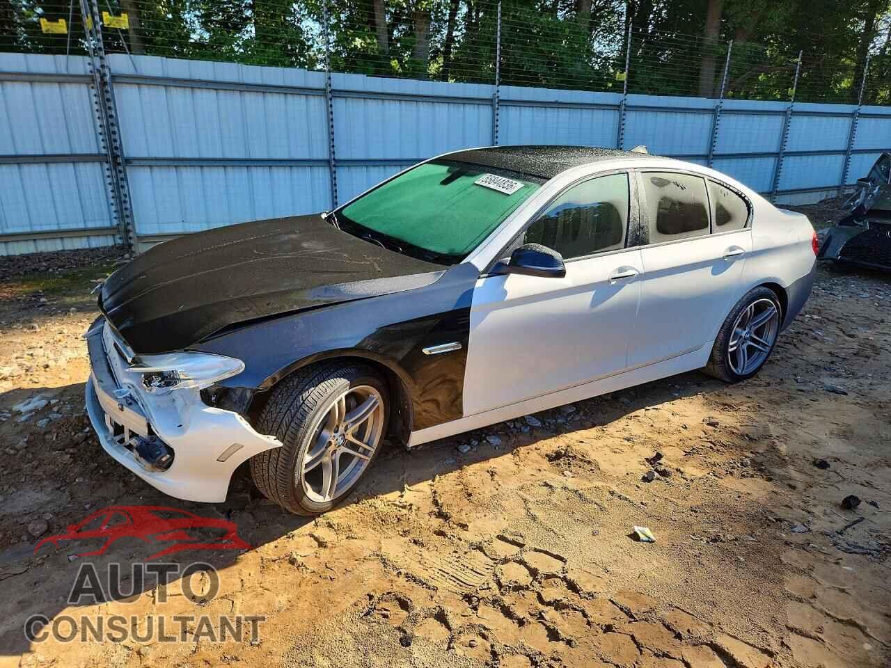 BMW 5 SERIES 2015 - WBA5B1C57FD921711