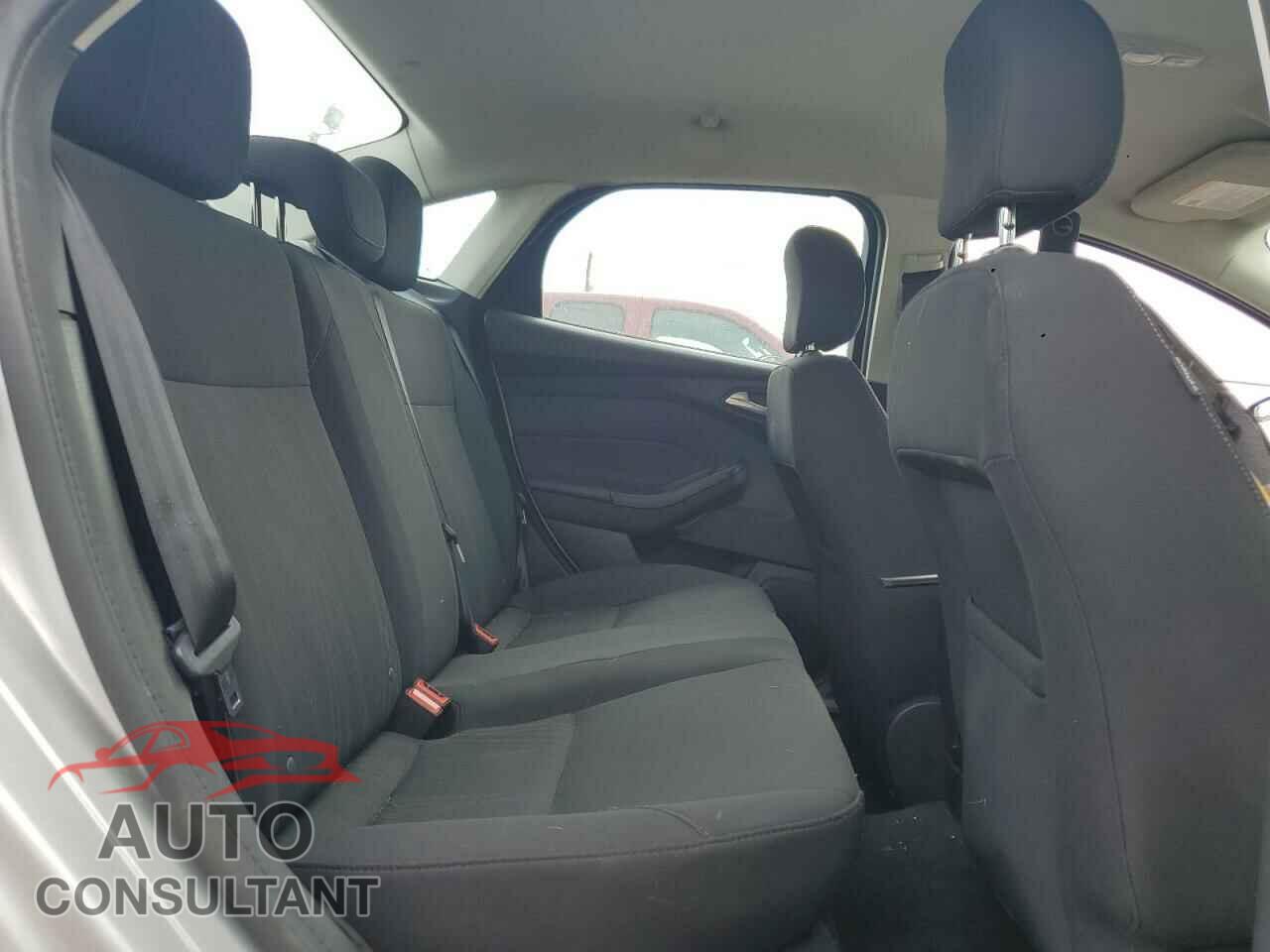 FORD FOCUS 2017 - 1FADP3F23HL328178