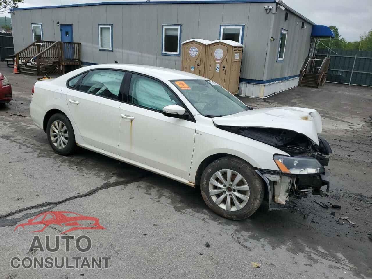 VOLKSWAGEN PASSAT 2015 - 1VWAT7A36FC034803
