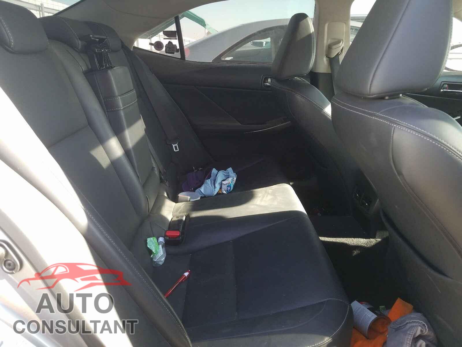 LEXUS IS 2016 - JTHBA1D23G5030936