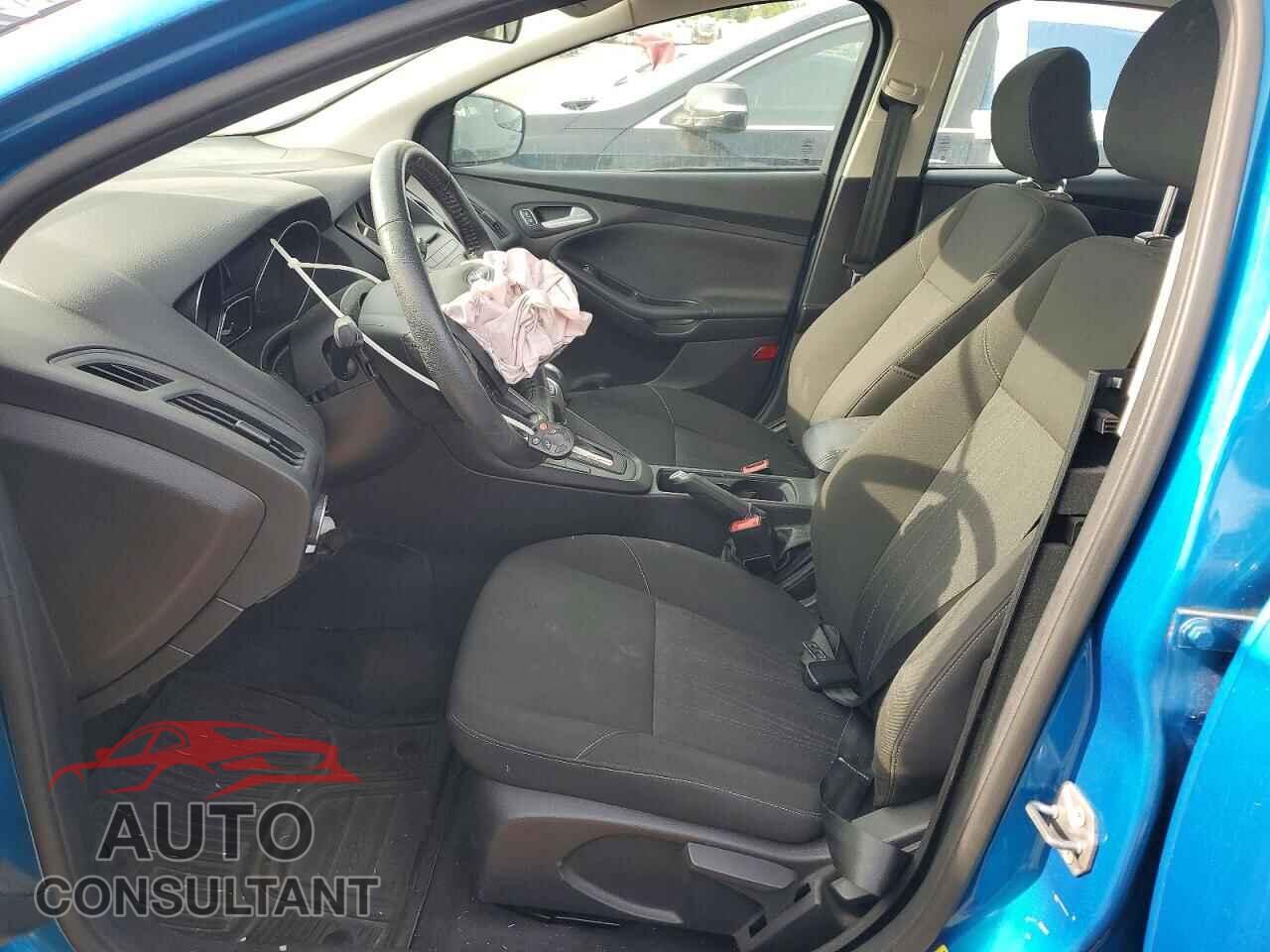 FORD FOCUS 2015 - 1FADP3F24FL274578