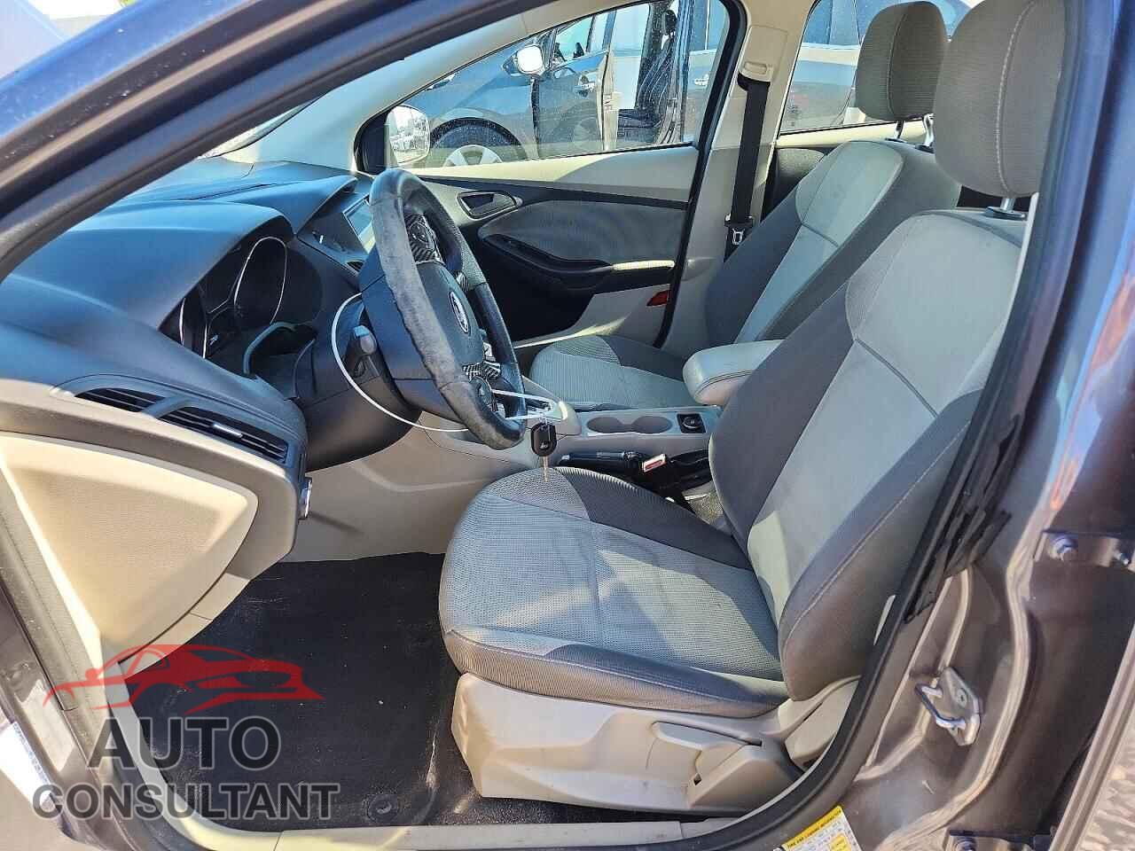FORD FOCUS 2012 - 1FAHP3F28CL131579