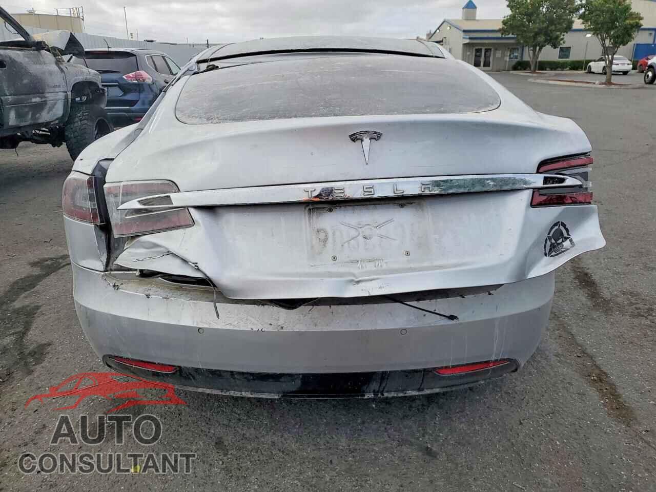 TESLA MODEL S 2018 - 5YJSA1E23JF256805