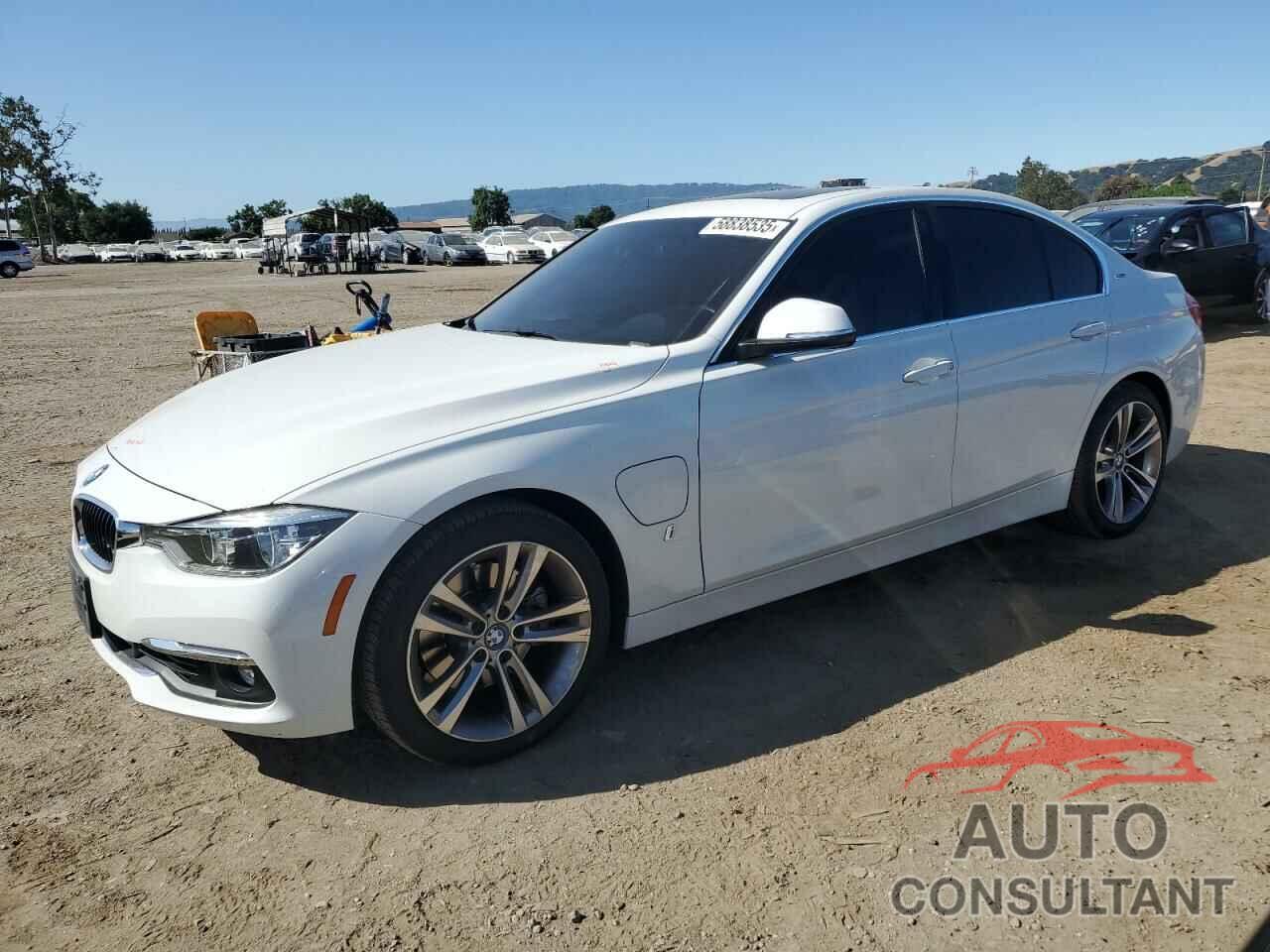BMW 3 SERIES 2018 - WBA8E1C52JA758481