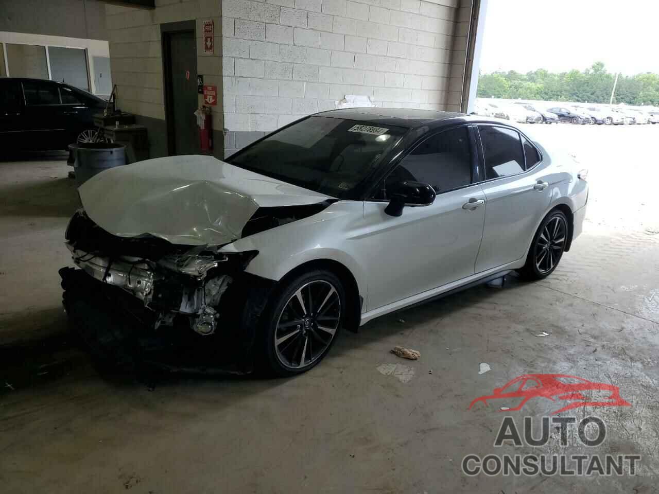 TOYOTA CAMRY 2018 - 4T1BZ1HK3JU011090