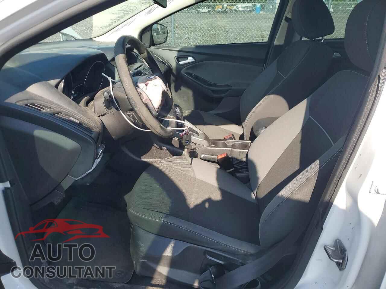 FORD FOCUS 2014 - 1FADP3K23EL157353