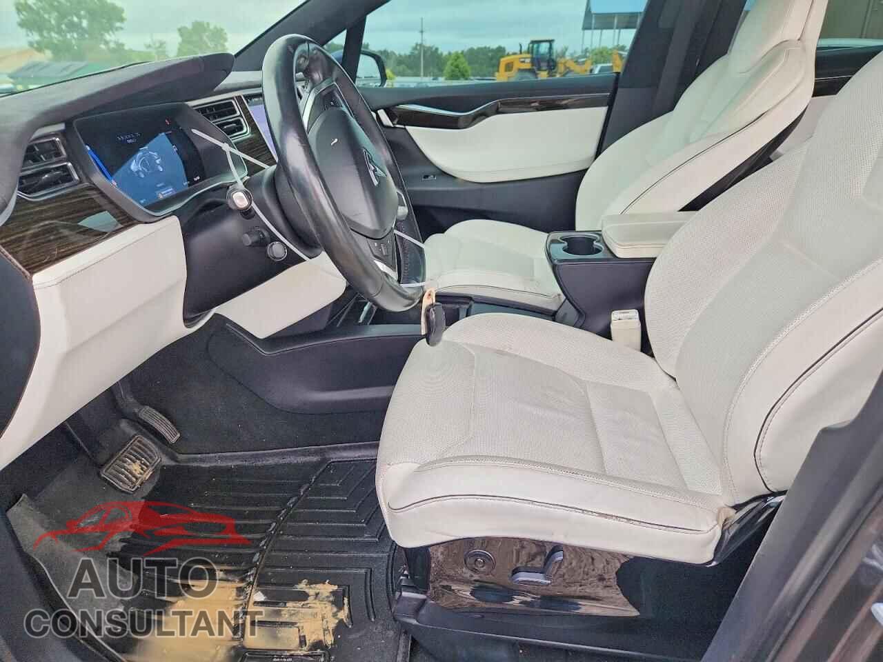 TESLA MODEL X 2016 - 5YJXCAE2XGF003571