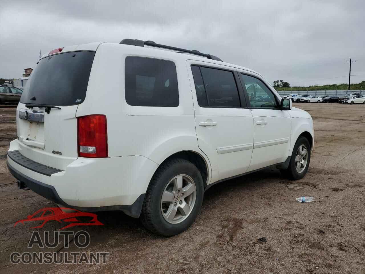 HONDA PILOT 2011 - 5FNYF4H5XBB049932
