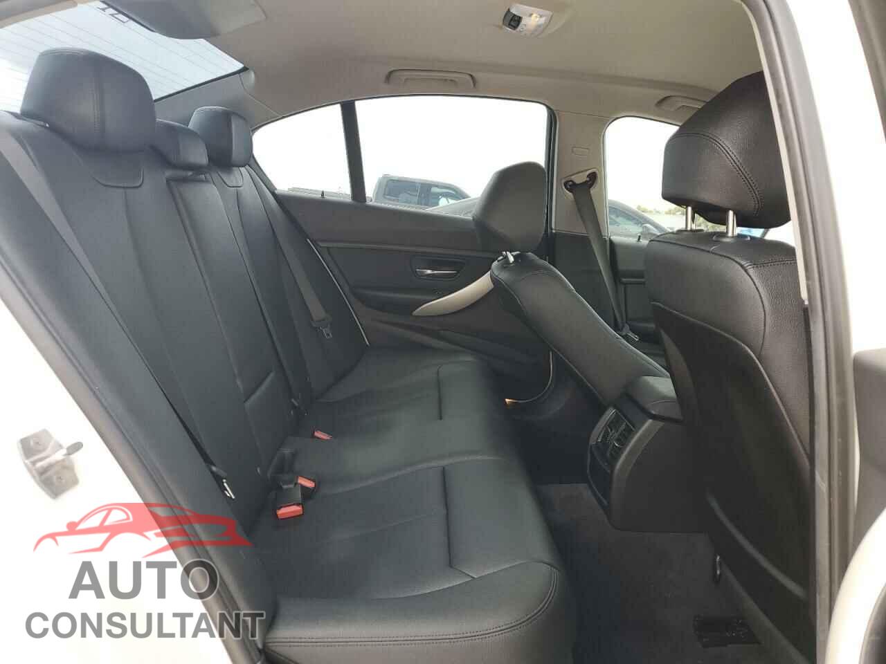 BMW 3 SERIES 2018 - WBA8A3C5XJA488360