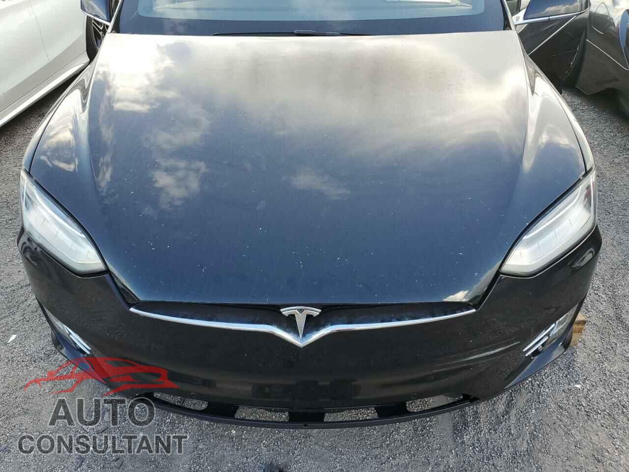 TESLA MODEL X 2016 - 5YJXCAE27GF017959