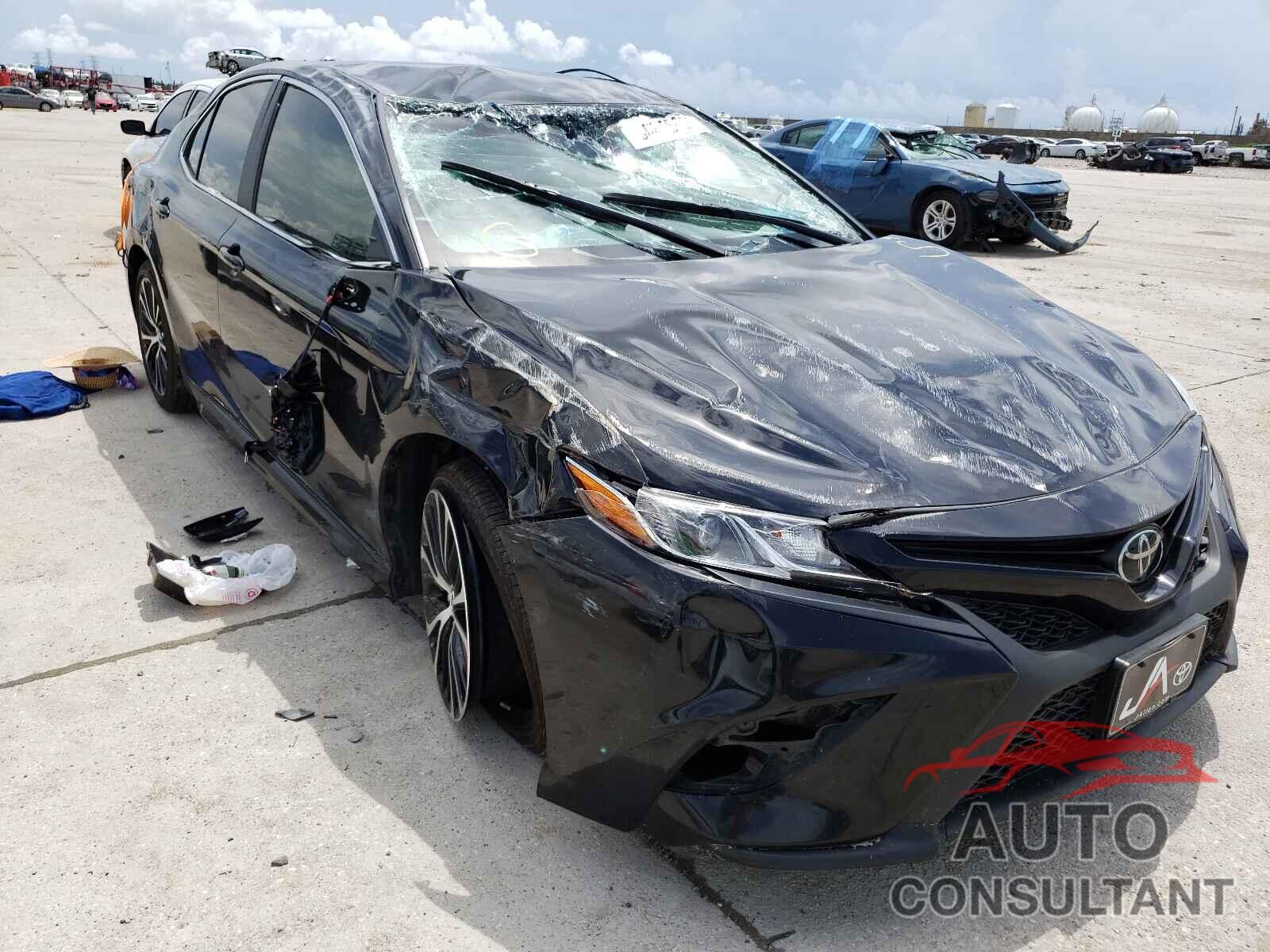 TOYOTA CAMRY 2018 - 4T1B11HK6JU662365