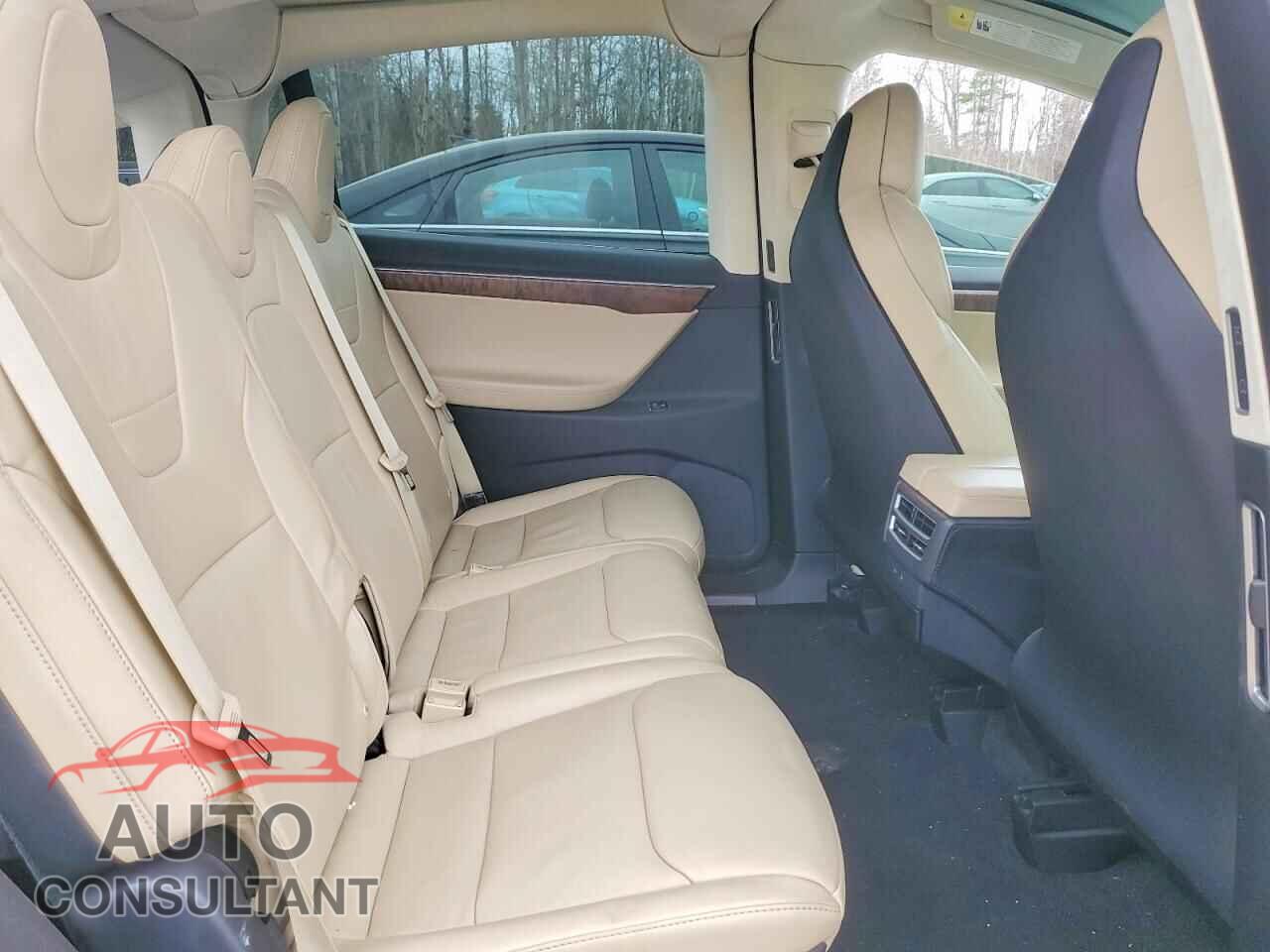 TESLA MODEL X 2017 - 5YJXCDE24HF052333