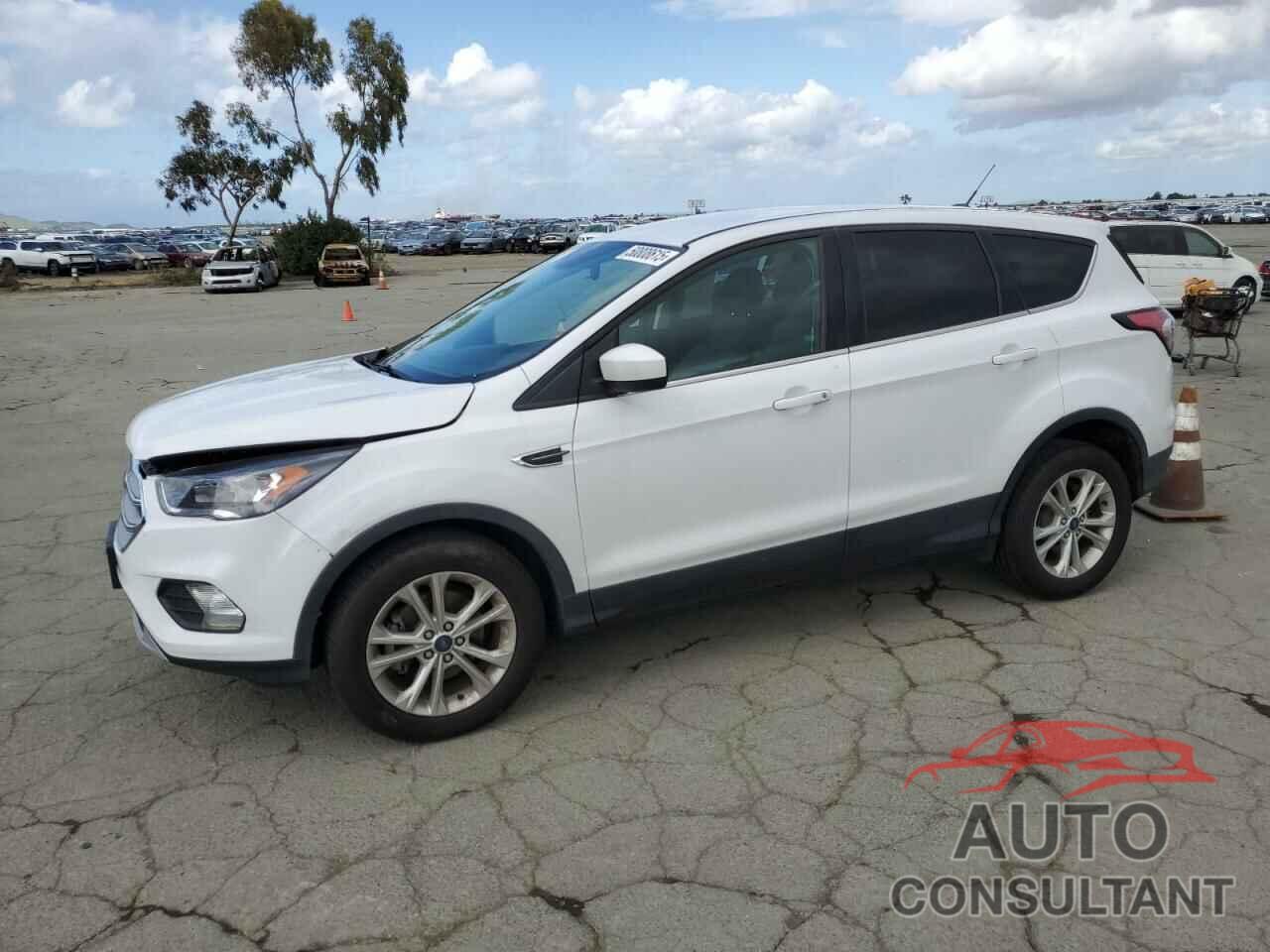 FORD ESCAPE 2017 - 1FMCU0GD1HUE56308
