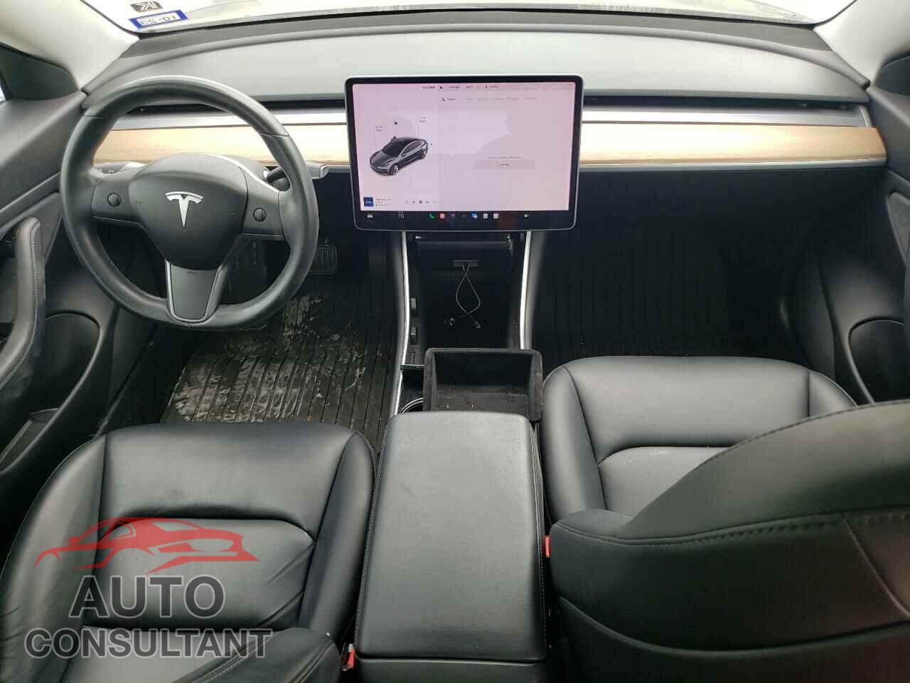 TESLA MODEL 3 2019 - 5YJ3E1EA8KF300864