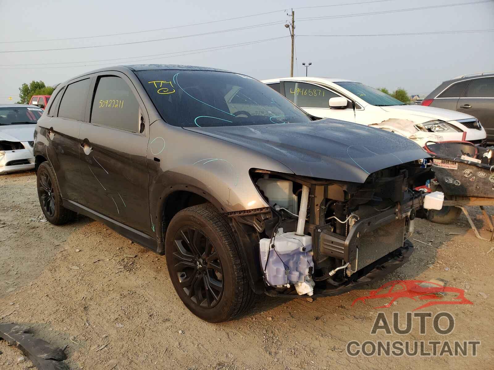 MITSUBISHI OUTLANDER 2018 - JA4AR3AUXJU010780