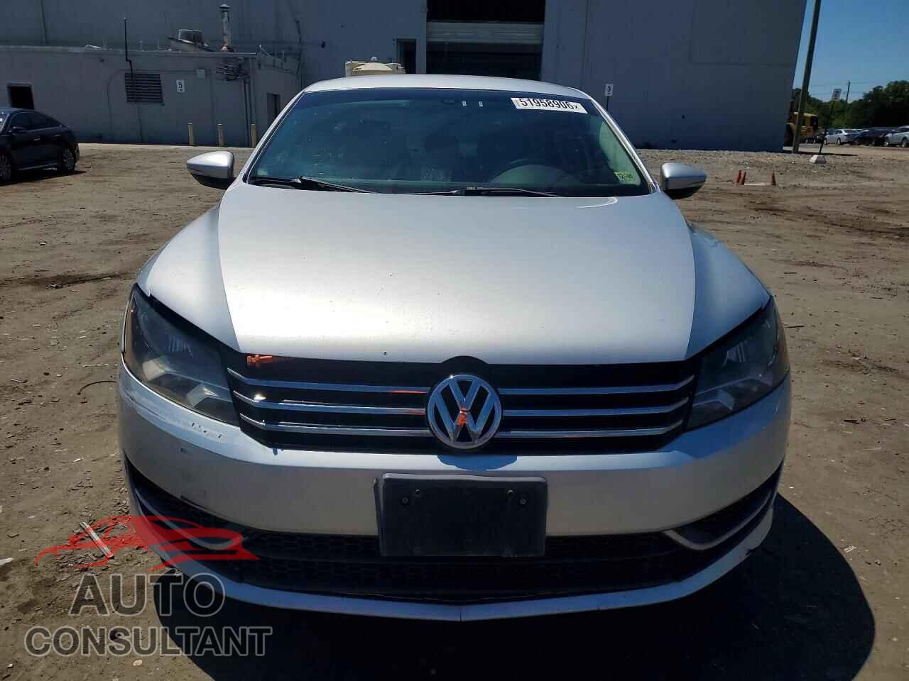 VOLKSWAGEN PASSAT 2012 - 1VWAP7A39CC021995