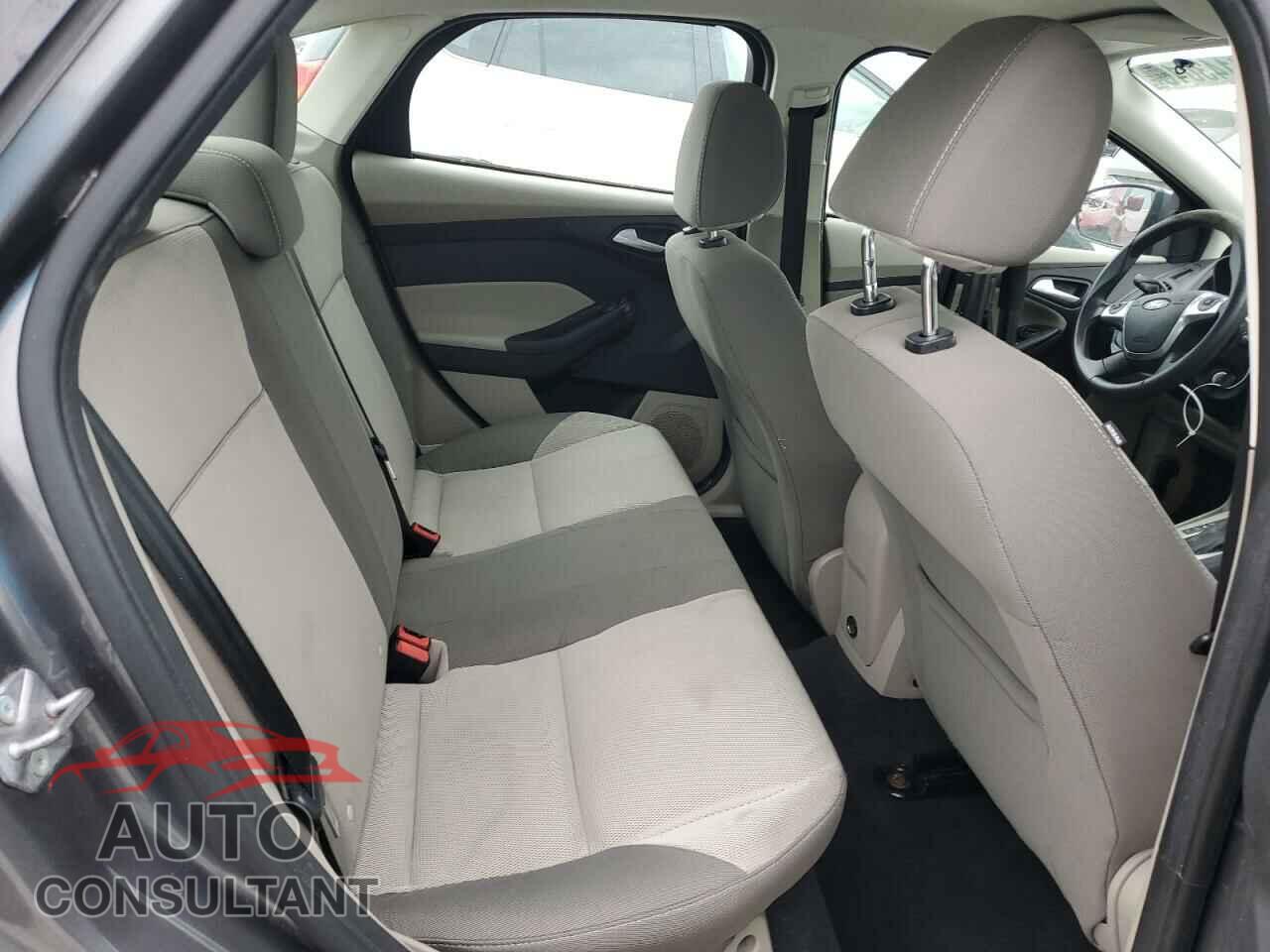 FORD FOCUS 2014 - 1FADP3F27EL193816