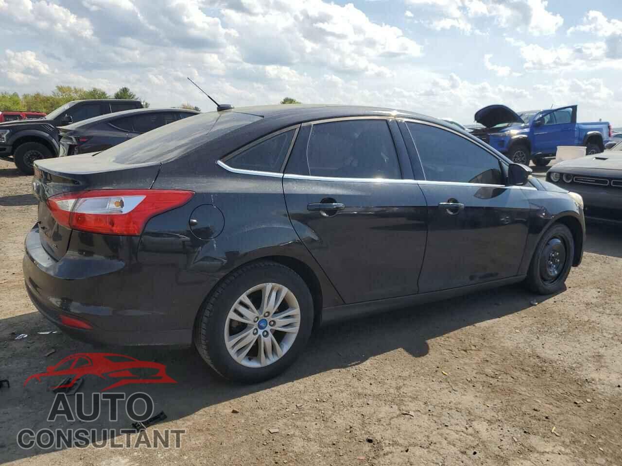 FORD FOCUS 2012 - 1FAHP3H22CL327305