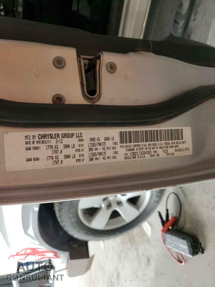 DODGE RAM 1500 2012 - 1C6RD7LT3CS247653