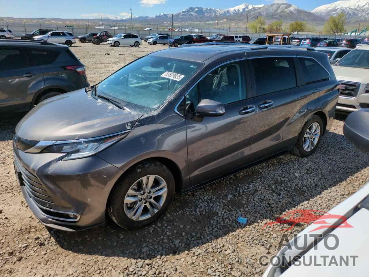 TOYOTA SIENNA 2024 - 5TDZSKFC7RS116272