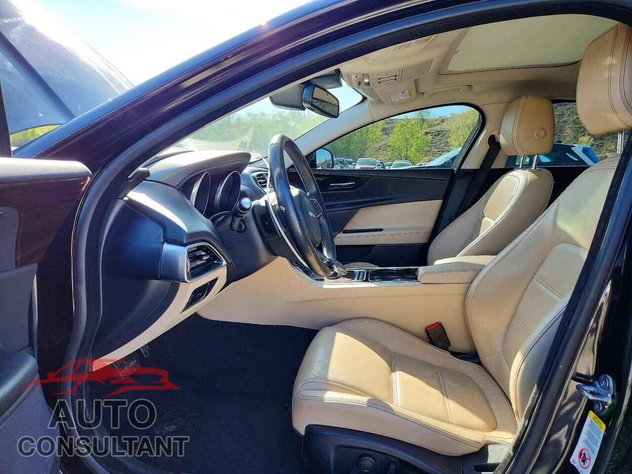 JAGUAR XE 2017 - SAJAE4BG1HA968011