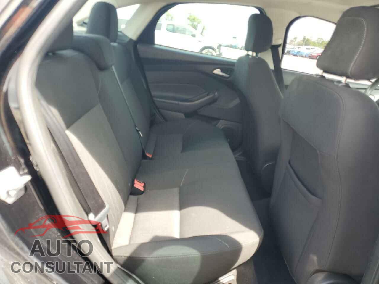 FORD FOCUS 2018 - 1FADP3H20JL236464