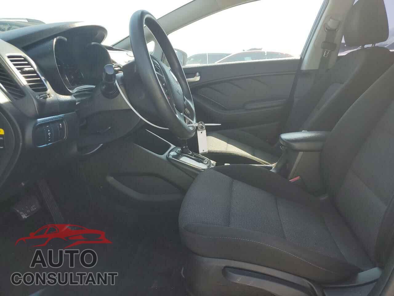 KIA FORTE 2017 - 3KPFK4A74HE048451