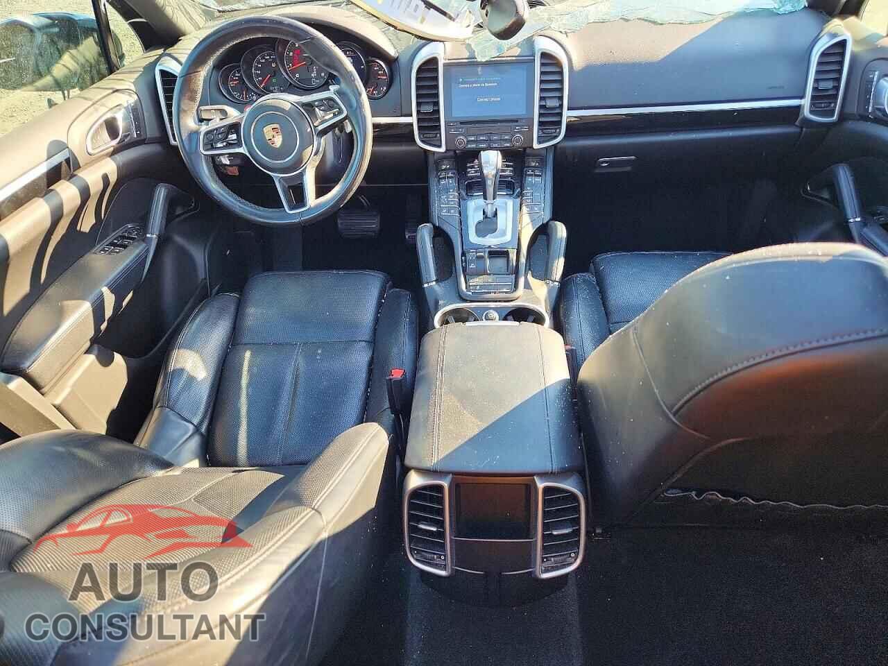 PORSCHE CAYENNE 2017 - WP1AA2A26HKA91660