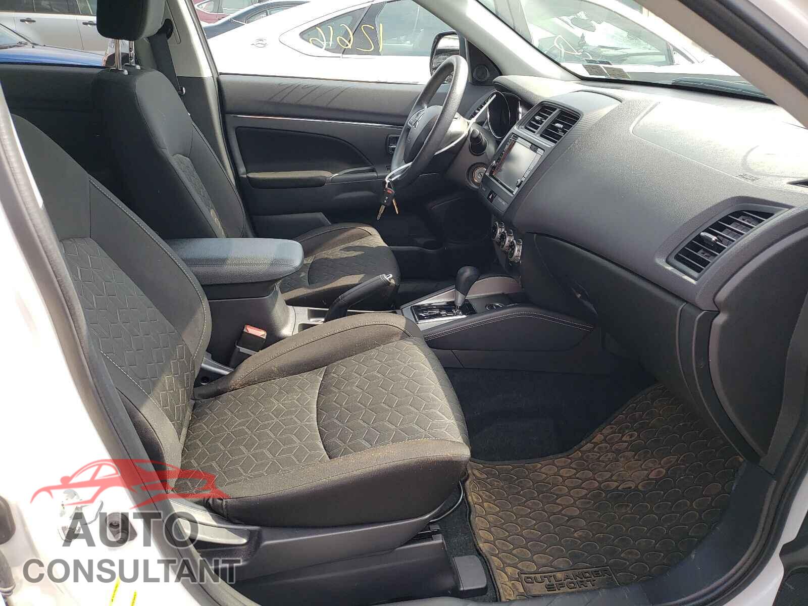 MITSUBISHI OUTLANDER 2020 - JA4AR3AU2LU005351