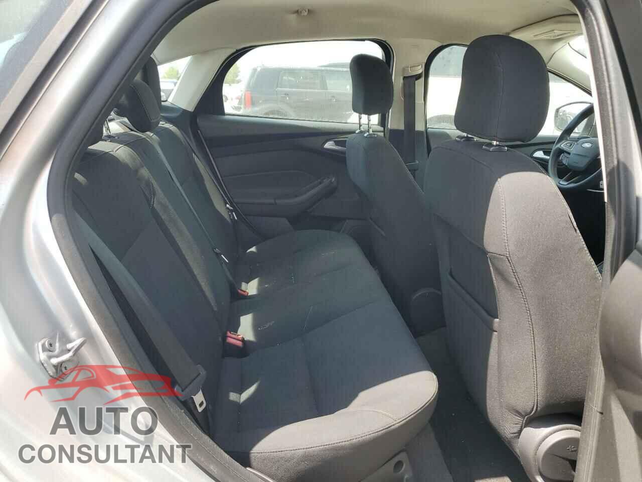 FORD FOCUS 2016 - 1FADP3F27GL373901
