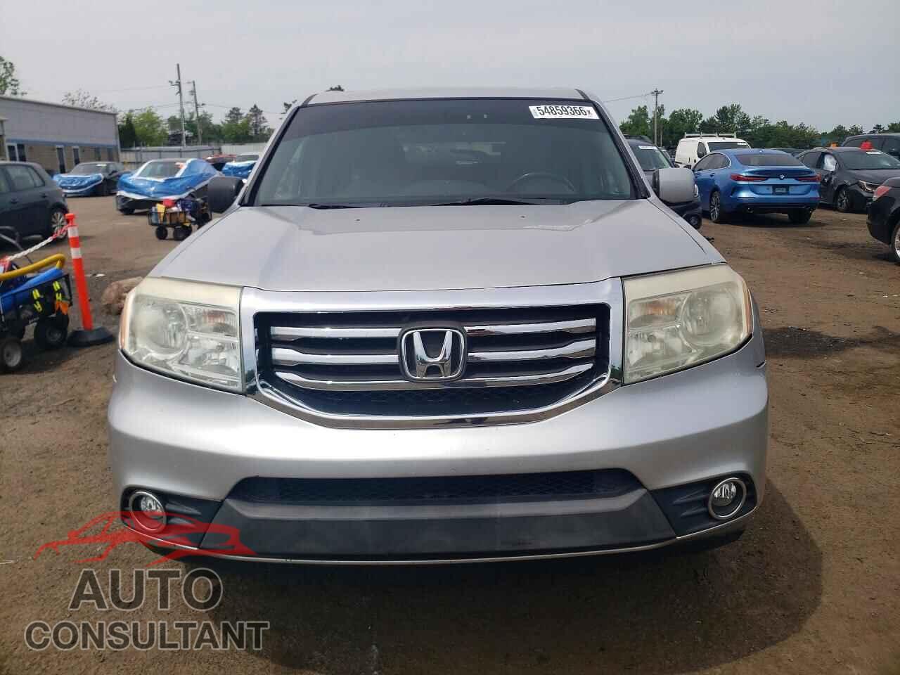 HONDA PILOT 2013 - 5FNYF4H59DB006833