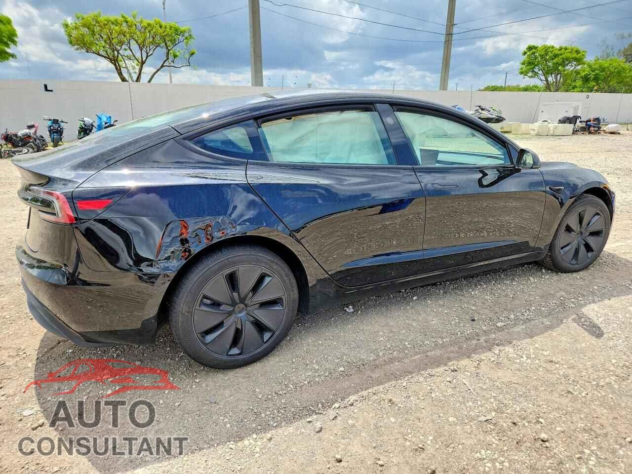 TESLA MODEL 3 2024 - 5YJ3E1EA5RF857158