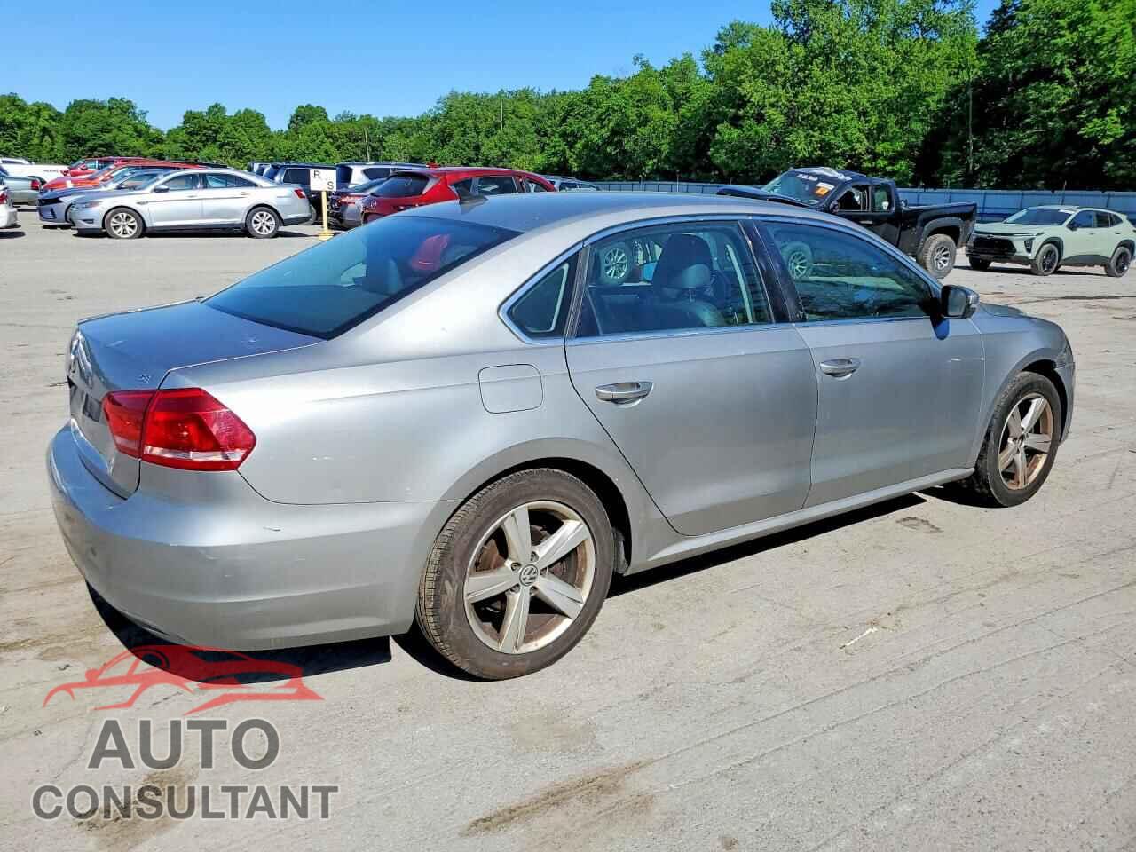 VOLKSWAGEN PASSAT 2013 - 1VWBP7A31DC133003