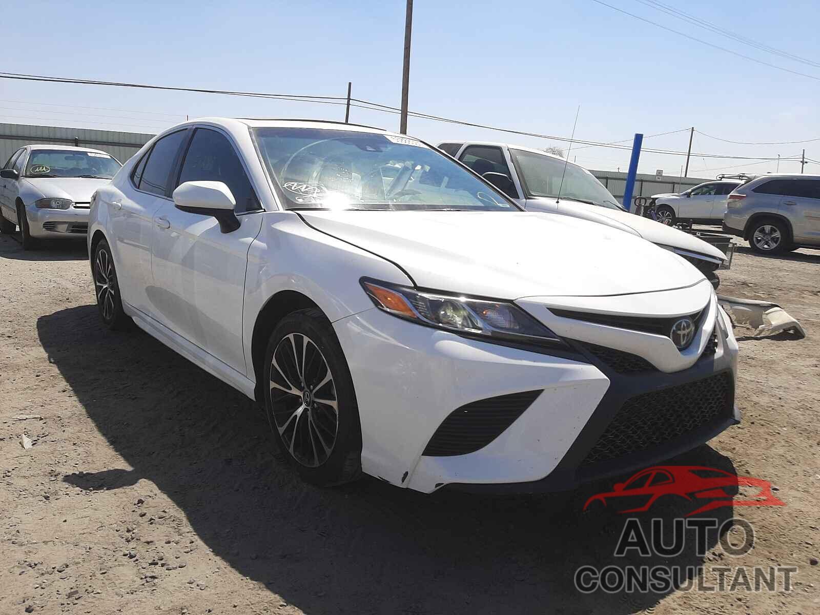 TOYOTA CAMRY 2018 - 4T1B11HK7JU551212