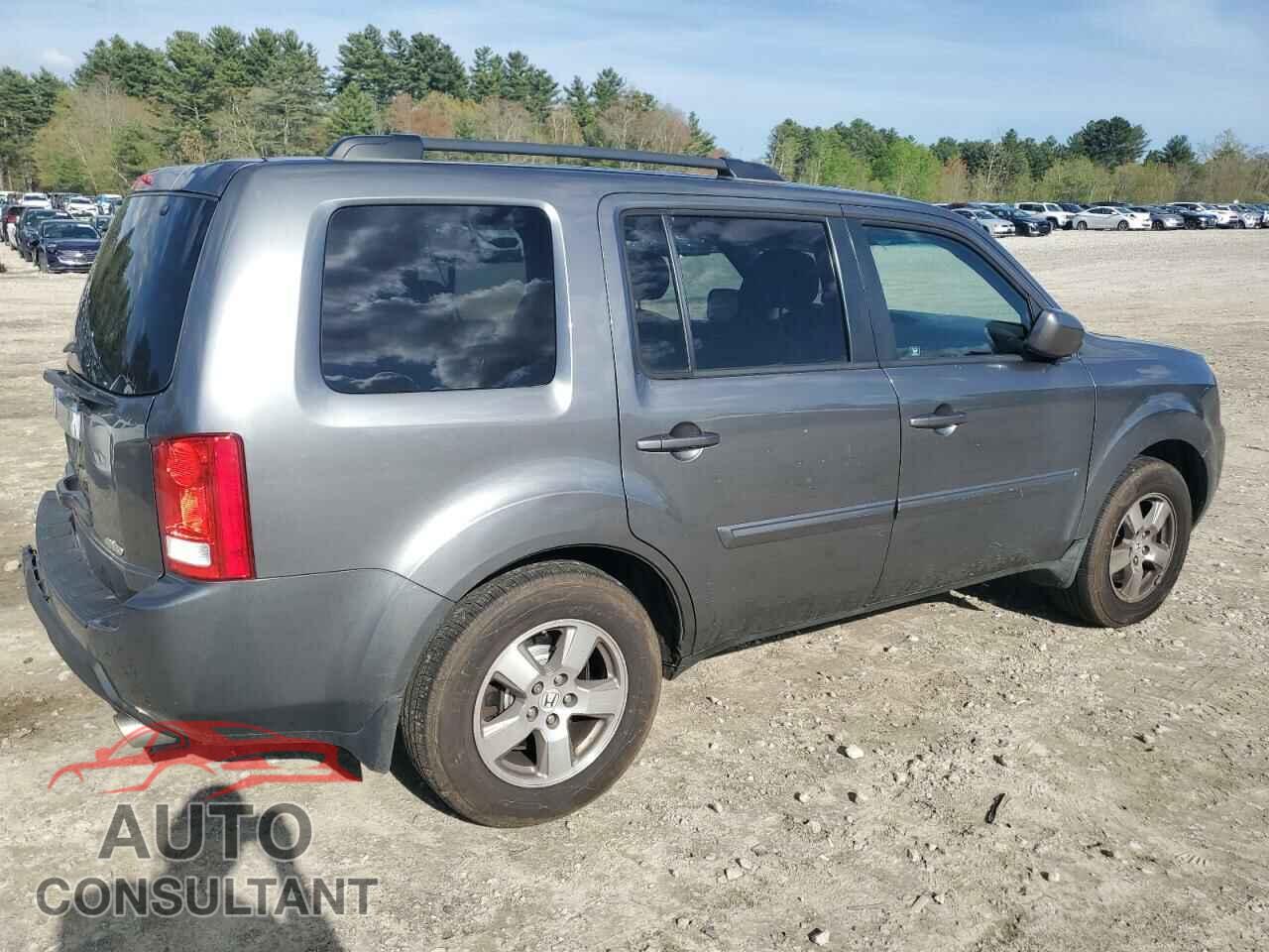 HONDA PILOT 2011 - 5FNYF4H40BB045931