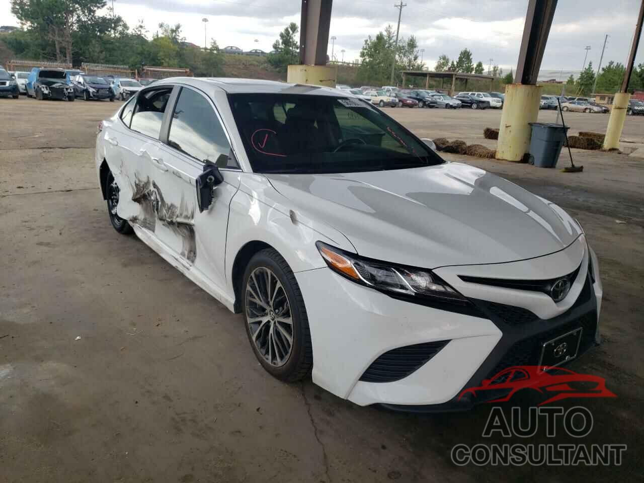 TOYOTA CAMRY 2018 - 4T1B11HK4JU595636