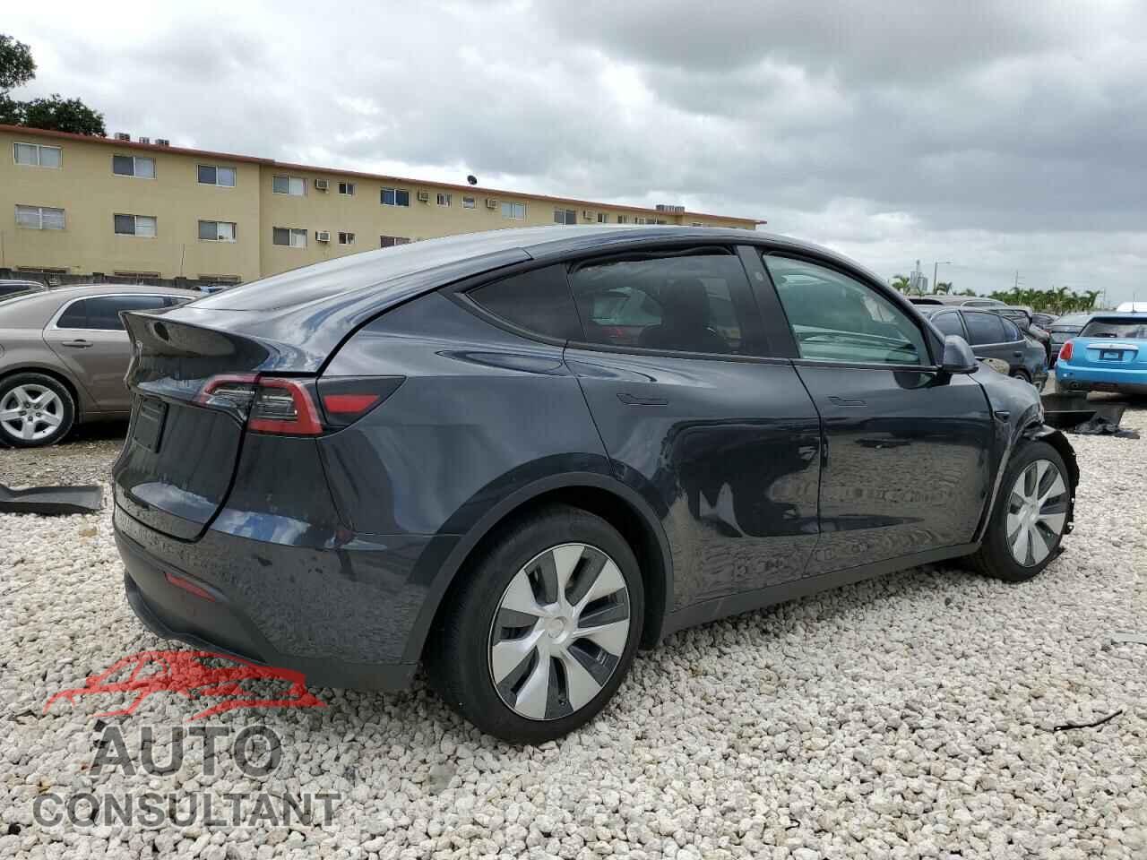 TESLA MODEL Y 2024 - 7SAYGDED2RF040079