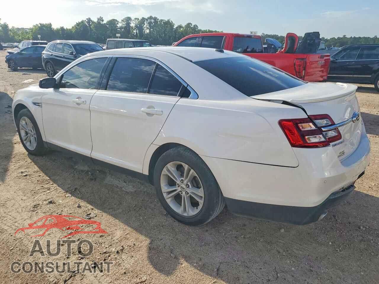 FORD TAURUS 2018 - 1FAHP2E88JG123410