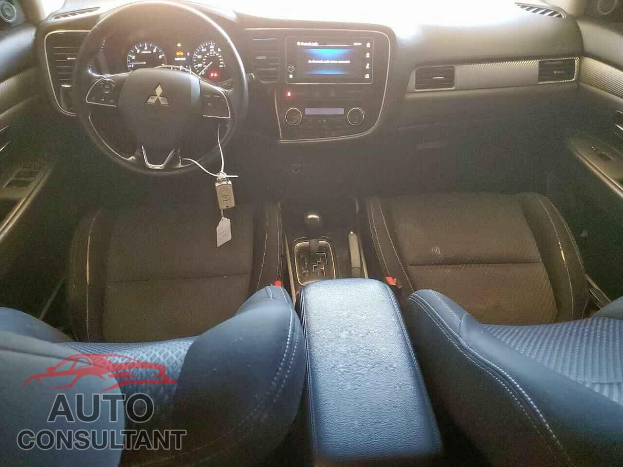 MITSUBISHI OUTLANDER 2017 - JA4AD3A36HZ042760