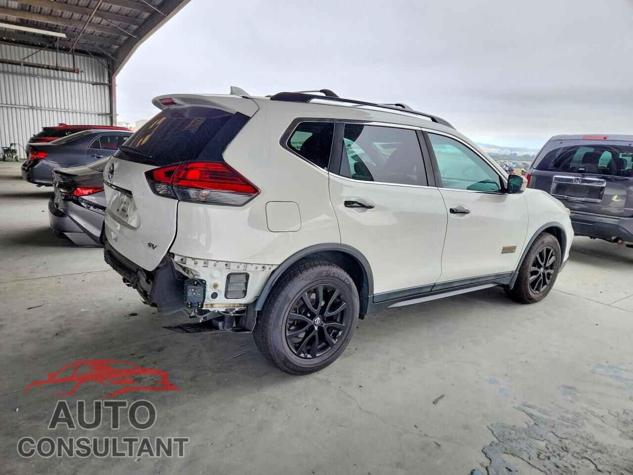 NISSAN ROGUE 2017 - 5N1AT2MT3HC755600